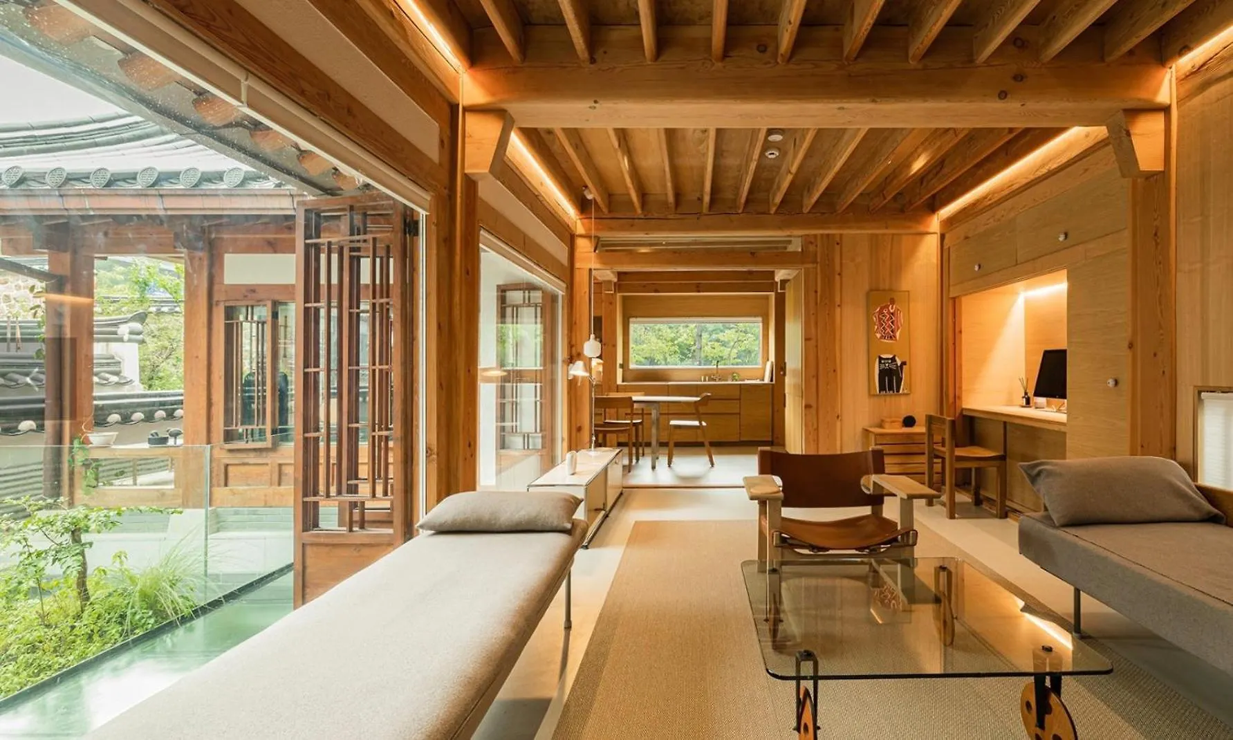 Hanok Accommodation-north Korea Mountain View, Vintage Furniture, Stylish Design, Emotional Accommodation, After Work Trip, Eupyeong Hanok Village Seul