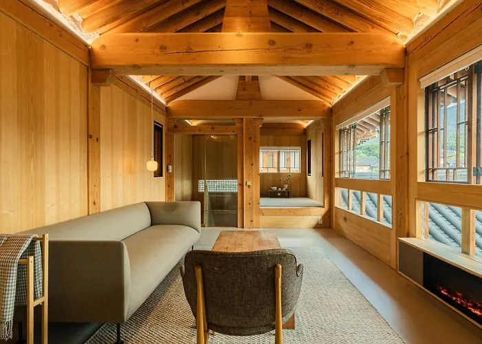 Hanok Accommodation-north Korea Mountain View, Vintage Furniture, Stylish Design, Emotional Accommodation, After Work Trip, Eupyeong Hanok Village * Seul